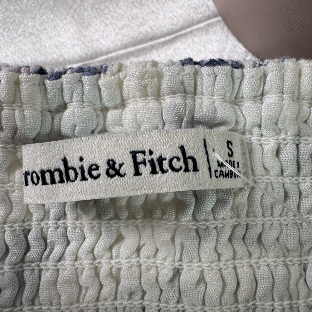 Abercrombie & Fitch Floral Blue and White Women's Top - Picture 10 of 10